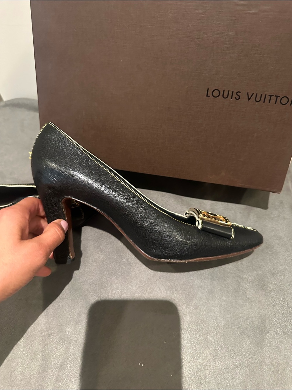 Louis Vuitton Suhali Leather Black Gold Square Toe Pumps 39.5 - Picture 5 of 8
